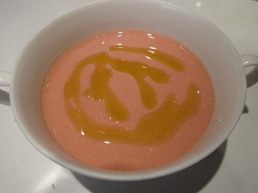 ヨーグルト風味のトマトスープ